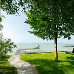 Lakefront 1 By Interhome