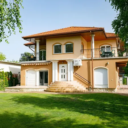 Lakefront 1 By Interhome